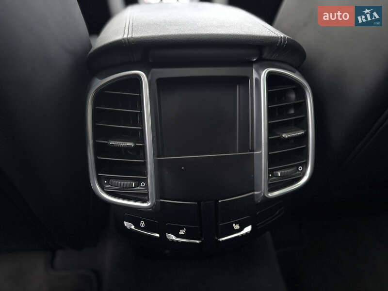 Позашляховик / Кросовер Porsche Cayenne 2013 в Києві