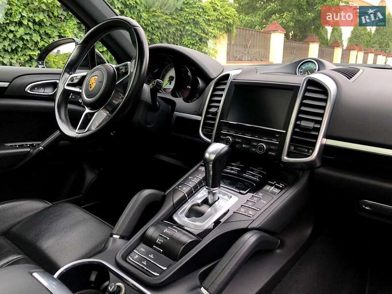 Позашляховик / Кросовер Porsche Cayenne 2015 в Одесі