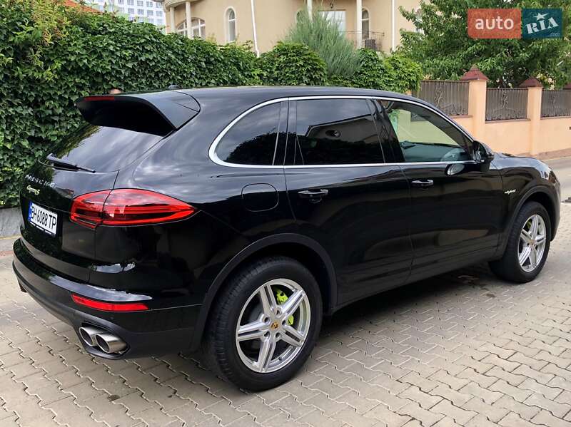 Позашляховик / Кросовер Porsche Cayenne 2015 в Одесі