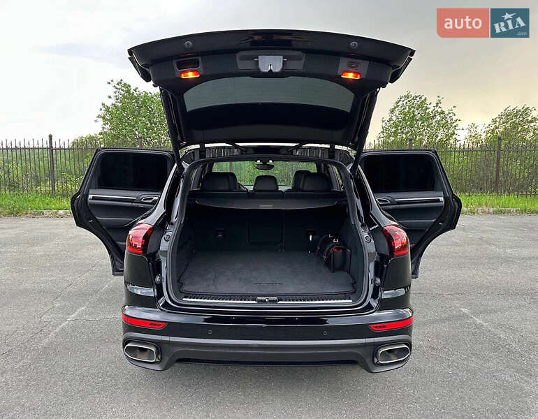 Внедорожник / Кроссовер Porsche Cayenne 2015 в Овидиополе