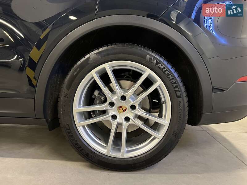 Позашляховик / Кросовер Porsche Cayenne 2018 в Києві