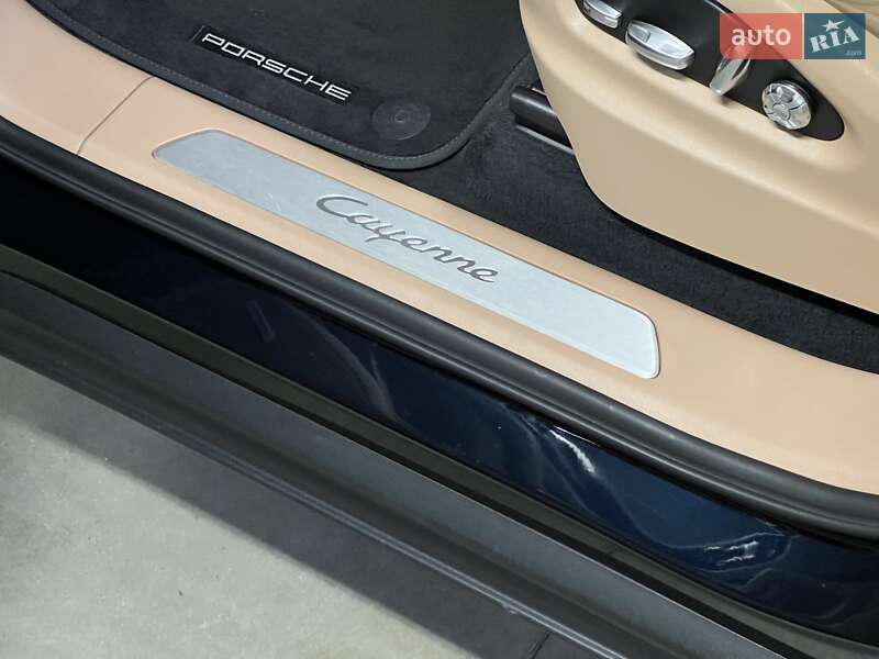Позашляховик / Кросовер Porsche Cayenne 2018 в Києві