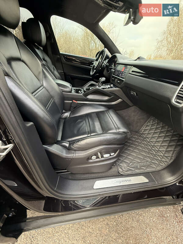 Внедорожник / Кроссовер Porsche Cayenne 2018 в Днепре фото 18 Внедорожник / Кроссовер Porsche Cayenne 2018 в Днепре