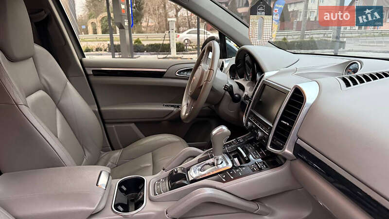 Позашляховик / Кросовер Porsche Cayenne 2012 в Вінниці
