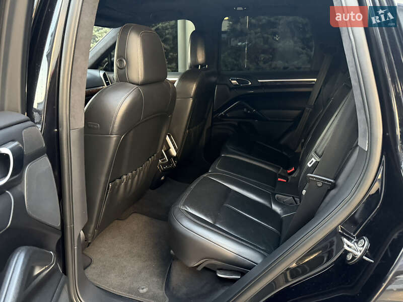 Позашляховик / Кросовер Porsche Cayenne 2010 в Львові