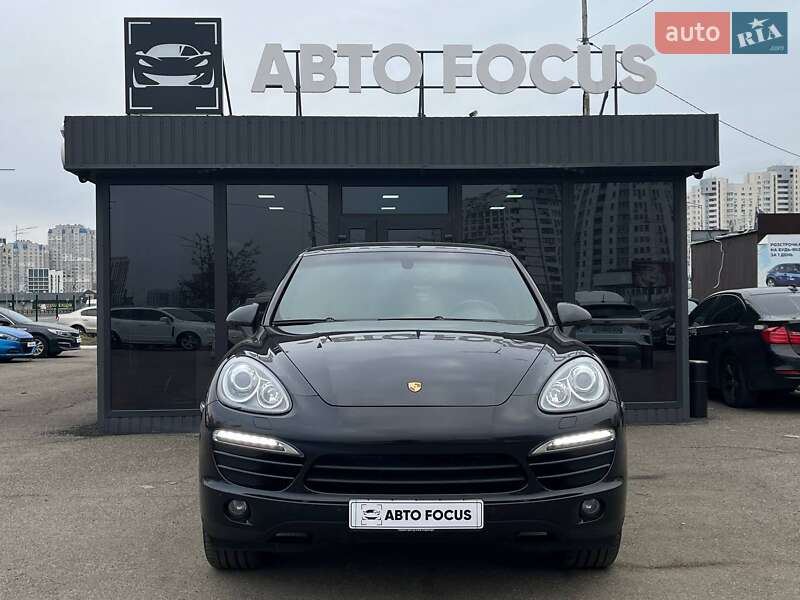 Внедорожник / Кроссовер Porsche Cayenne 2013 в Киеве