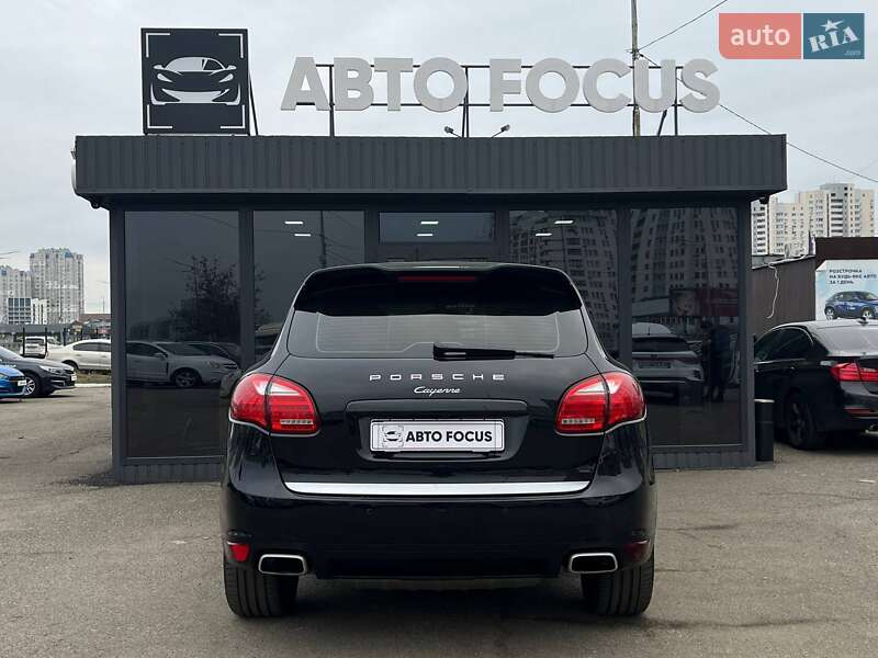 Внедорожник / Кроссовер Porsche Cayenne 2013 в Киеве