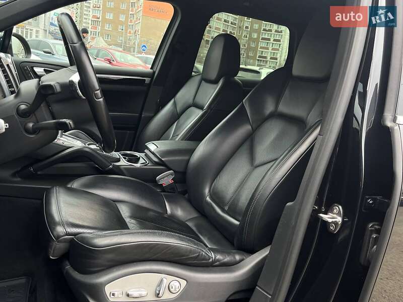 Внедорожник / Кроссовер Porsche Cayenne 2013 в Киеве