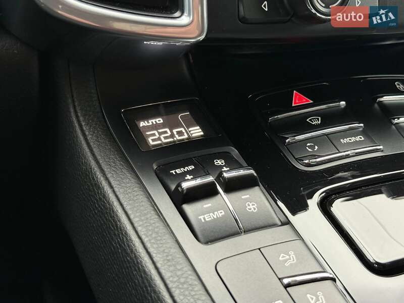 Внедорожник / Кроссовер Porsche Cayenne 2013 в Киеве