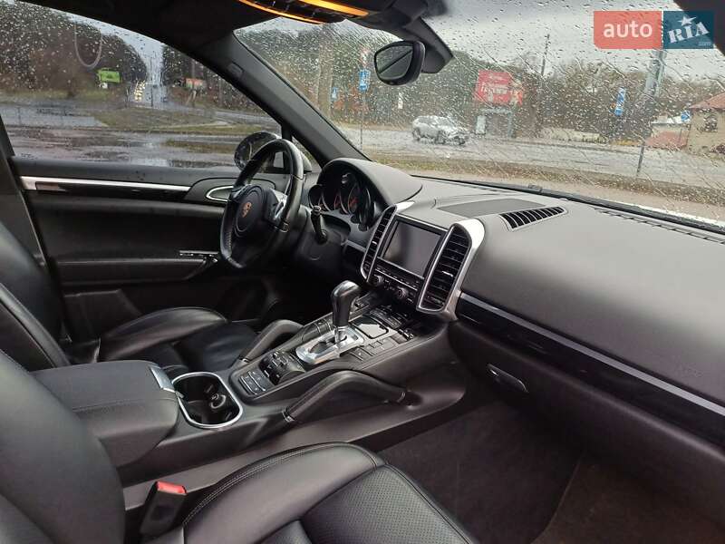 Позашляховик / Кросовер Porsche Cayenne 2011 в Чернігові