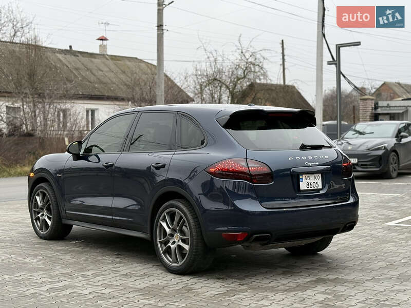 Позашляховик / Кросовер Porsche Cayenne 2012 в Вінниці