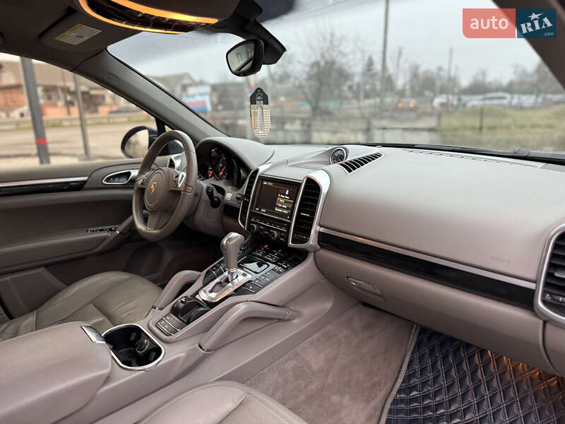 Позашляховик / Кросовер Porsche Cayenne 2012 в Вінниці