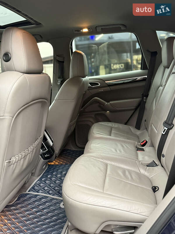 Позашляховик / Кросовер Porsche Cayenne 2012 в Вінниці