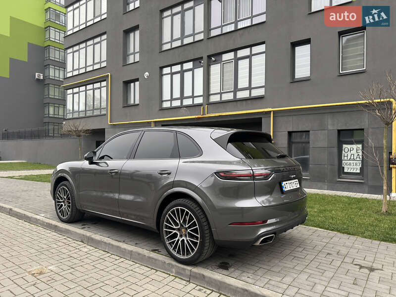 Внедорожник / Кроссовер Porsche Cayenne 2021 в Ивано-Франковске