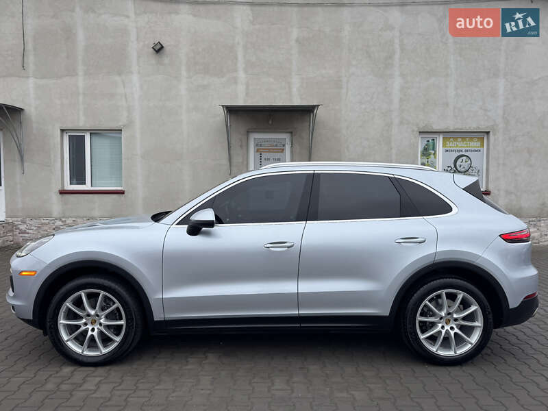 Внедорожник / Кроссовер Porsche Cayenne 2018 в Луцке