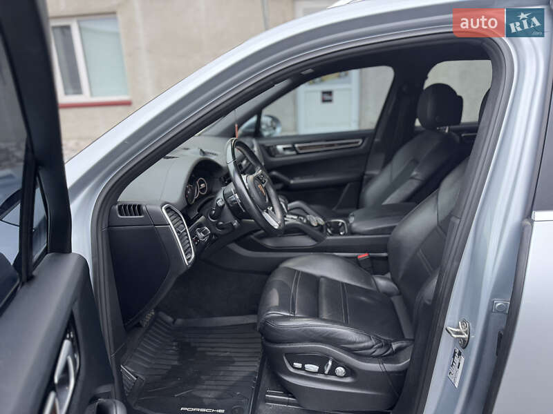 Внедорожник / Кроссовер Porsche Cayenne 2018 в Луцке