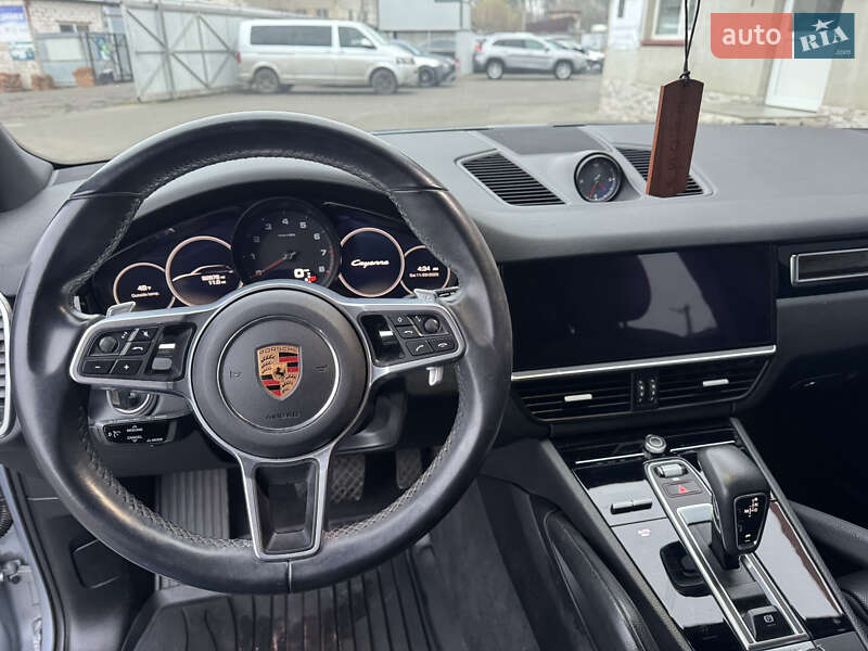 Внедорожник / Кроссовер Porsche Cayenne 2018 в Луцке