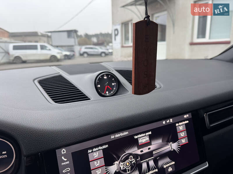 Внедорожник / Кроссовер Porsche Cayenne 2018 в Луцке