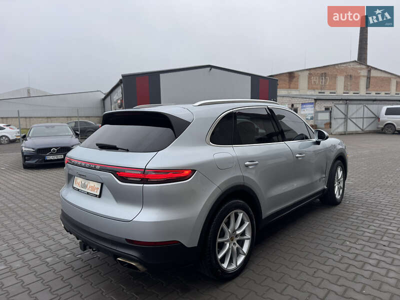 Внедорожник / Кроссовер Porsche Cayenne 2018 в Луцке