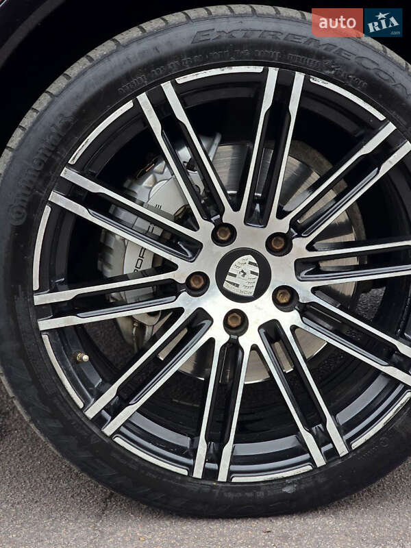 Позашляховик / Кросовер Porsche Cayenne 2010 в Одесі