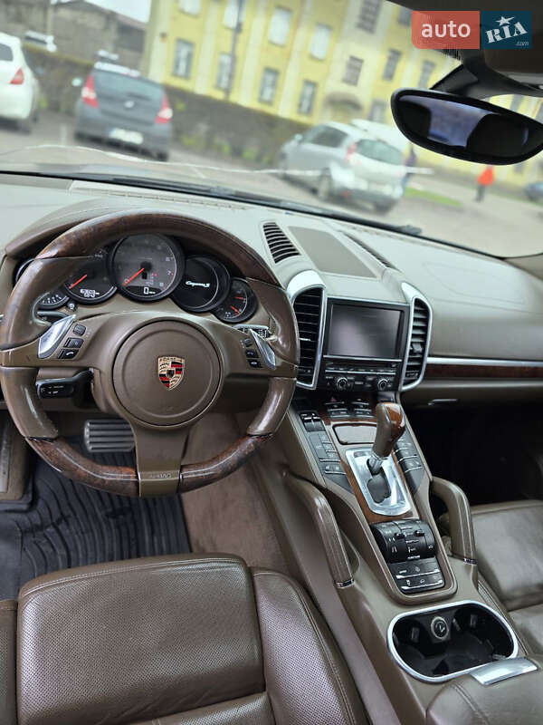 Позашляховик / Кросовер Porsche Cayenne 2010 в Одесі
