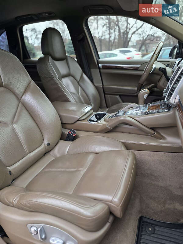 Позашляховик / Кросовер Porsche Cayenne 2010 в Одесі