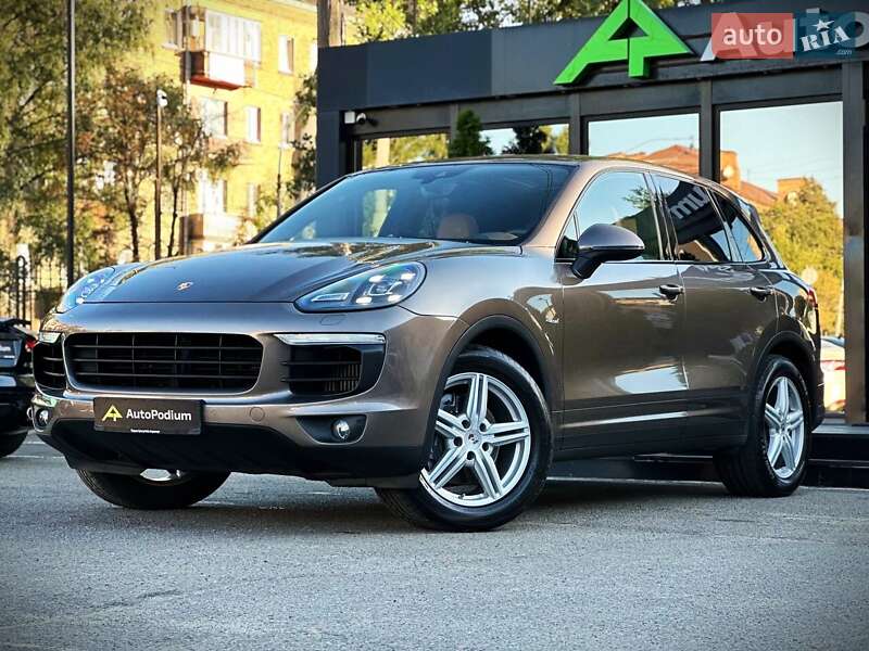 Внедорожник / Кроссовер Porsche Cayenne 2016 в Киеве