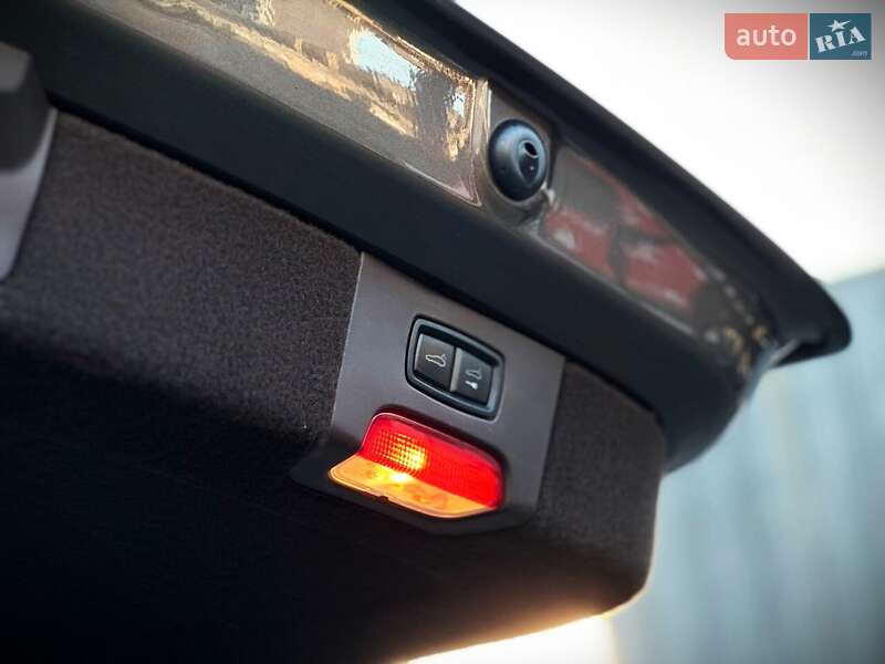 Внедорожник / Кроссовер Porsche Cayenne 2016 в Киеве