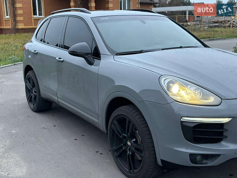 Внедорожник / Кроссовер Porsche Cayenne 2016 в Днепре