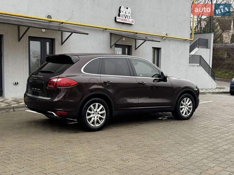 Внедорожник / Кроссовер Porsche Cayenne 2013 в Киеве