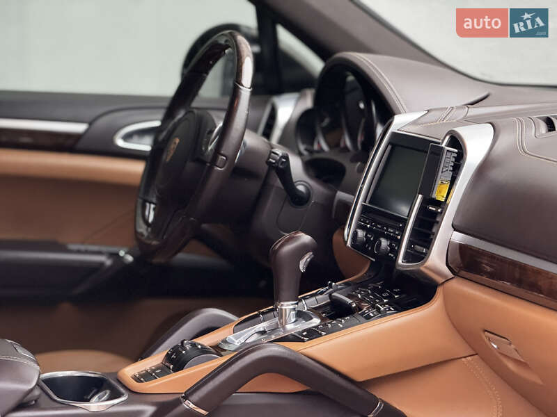 Внедорожник / Кроссовер Porsche Cayenne 2013 в Киеве