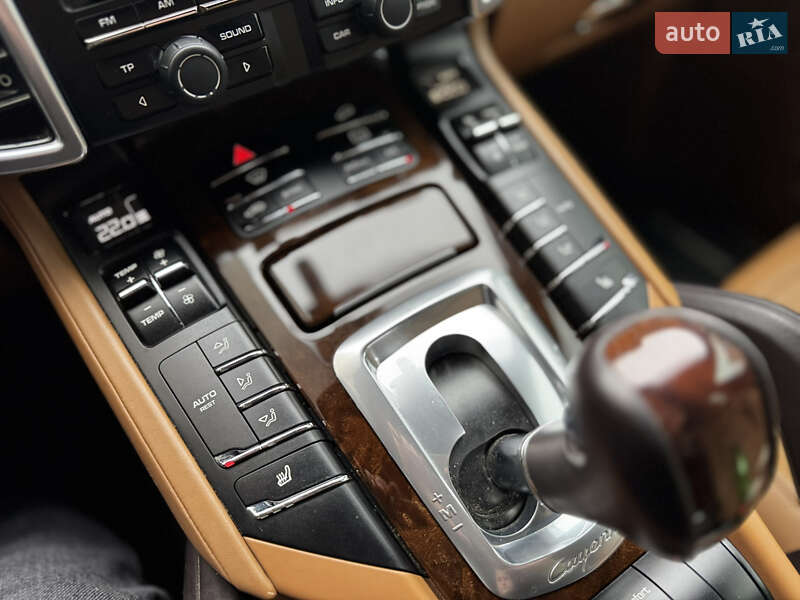 Внедорожник / Кроссовер Porsche Cayenne 2013 в Киеве