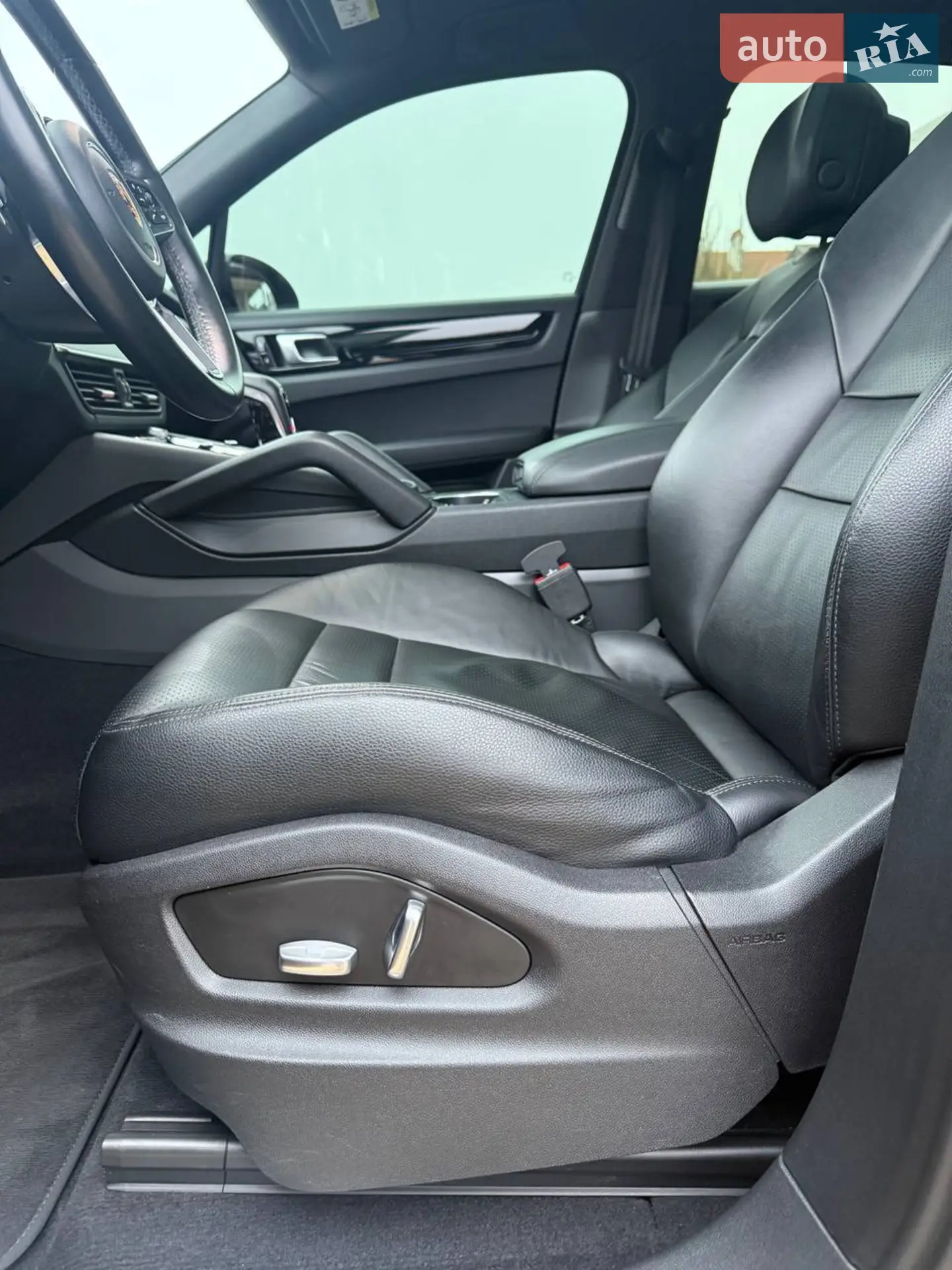 2017 Porsche Cayenne - мініатюра 9