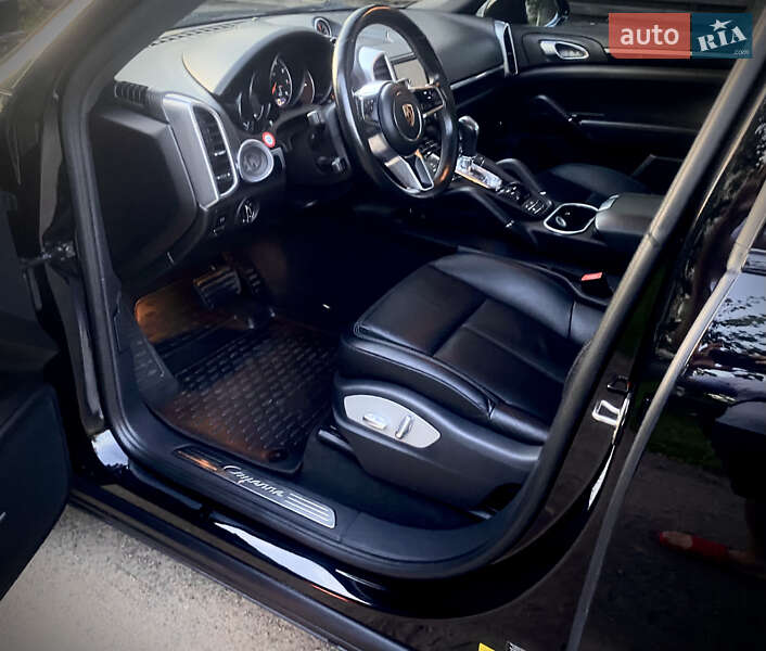 Внедорожник / Кроссовер Porsche Cayenne 2016 в Киеве фото 51 Внедорожник / Кроссовер Porsche Cayenne 2016 в Киеве