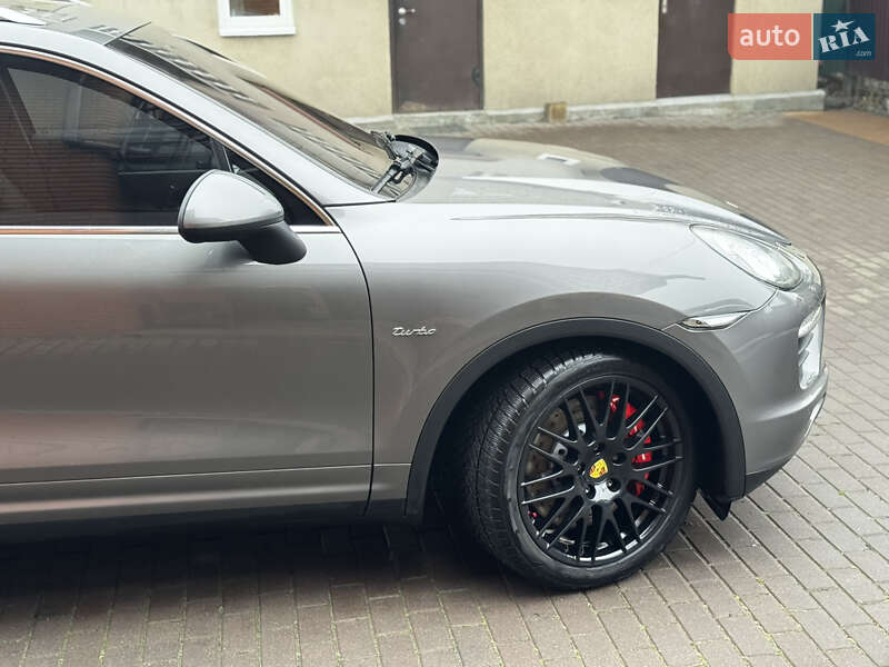 Внедорожник / Кроссовер Porsche Cayenne 2010 в Киеве