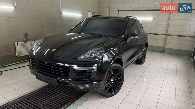 Внедорожник / Кроссовер Porsche Cayenne 2017 в Киеве фото 2 Внедорожник / Кроссовер Porsche Cayenne 2017 в Киеве