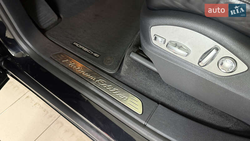 Внедорожник / Кроссовер Porsche Cayenne 2017 в Киеве фото 24 Внедорожник / Кроссовер Porsche Cayenne 2017 в Киеве