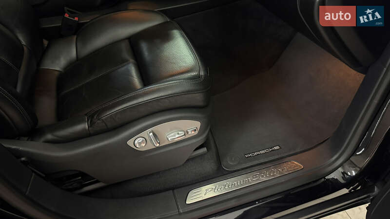 Внедорожник / Кроссовер Porsche Cayenne 2017 в Киеве фото 32 Внедорожник / Кроссовер Porsche Cayenne 2017 в Киеве