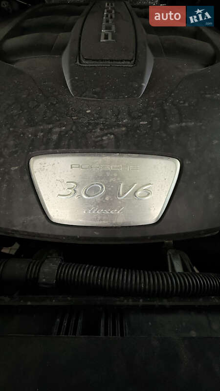 Внедорожник / Кроссовер Porsche Cayenne 2017 в Киеве фото 41 Внедорожник / Кроссовер Porsche Cayenne 2017 в Киеве