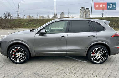Позашляховик / Кросовер Porsche Cayenne 2016 в Києві