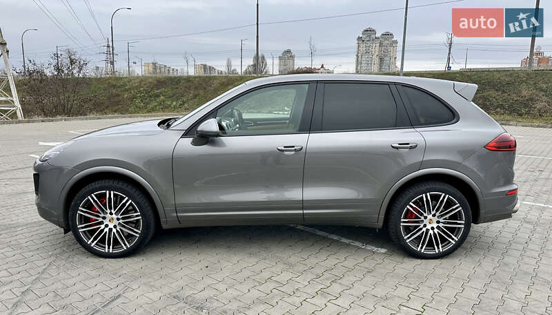 Позашляховик / Кросовер Porsche Cayenne 2016 в Києві