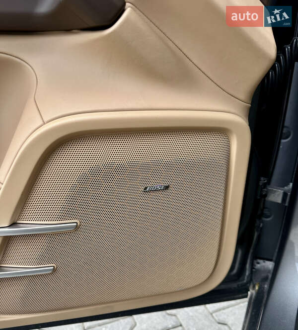 Позашляховик / Кросовер Porsche Cayenne 2016 в Києві