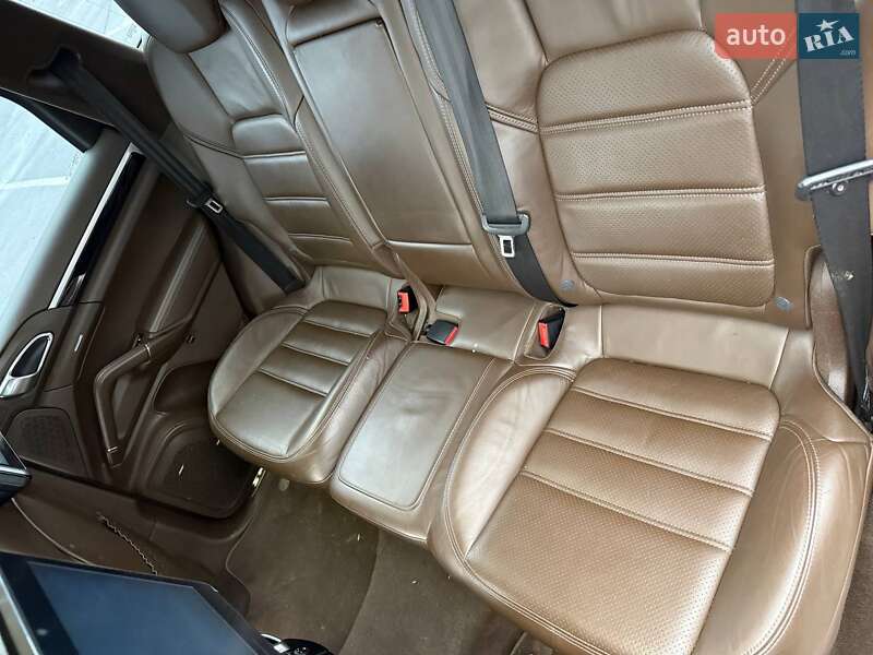 Внедорожник / Кроссовер Porsche Cayenne 2016 в Киеве фото 34 Внедорожник / Кроссовер Porsche Cayenne 2016 в Киеве