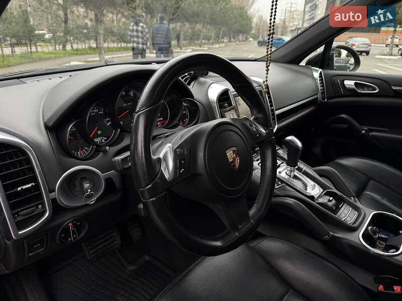 Внедорожник / Кроссовер Porsche Cayenne 2014 в Одессе