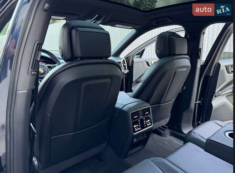 Внедорожник / Кроссовер Porsche Cayenne 2023 в Чернигове
