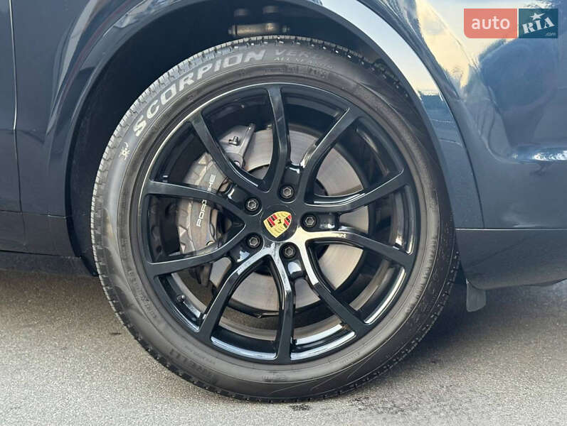 Внедорожник / Кроссовер Porsche Cayenne 2023 в Чернигове