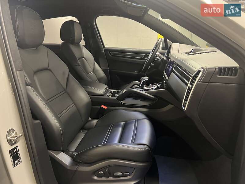 Внедорожник / Кроссовер Porsche Cayenne 2022 в Киеве фото 49 Внедорожник / Кроссовер Porsche Cayenne 2022 в Киеве