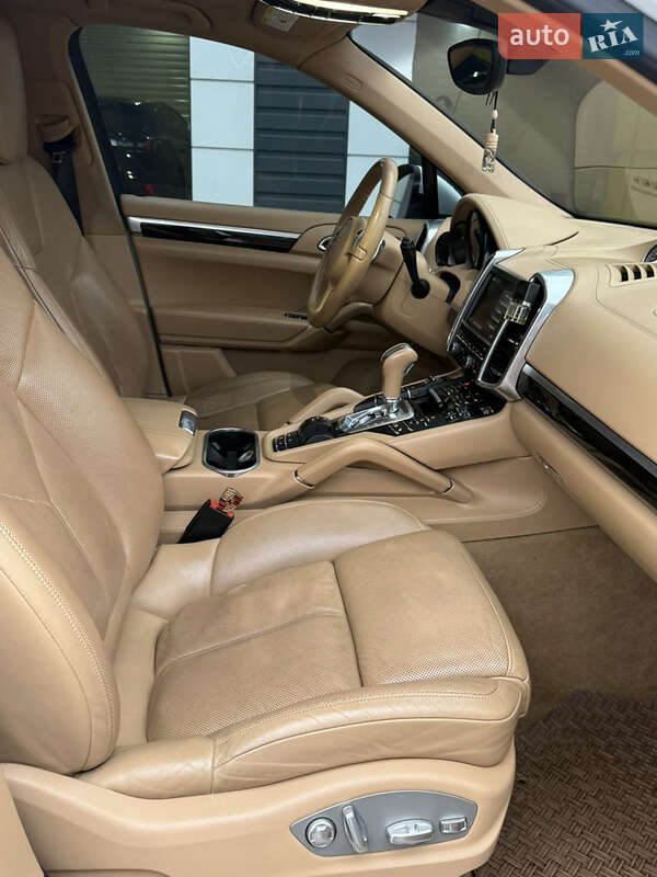 Внедорожник / Кроссовер Porsche Cayenne 2013 в Киеве фото 11 Внедорожник / Кроссовер Porsche Cayenne 2013 в Киеве