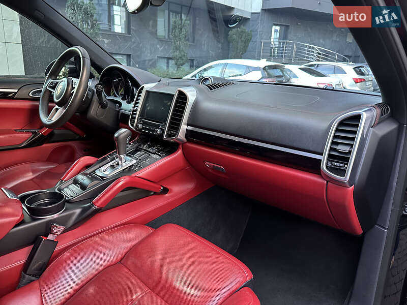 Внедорожник / Кроссовер Porsche Cayenne 2017 в Киеве фото 14 Внедорожник / Кроссовер Porsche Cayenne 2017 в Киеве