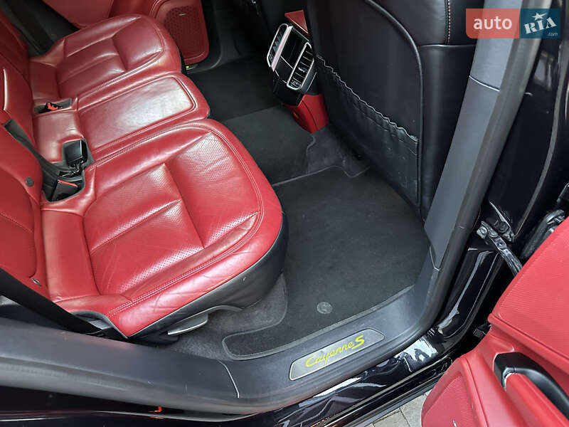 Внедорожник / Кроссовер Porsche Cayenne 2017 в Киеве фото 17 Внедорожник / Кроссовер Porsche Cayenne 2017 в Киеве